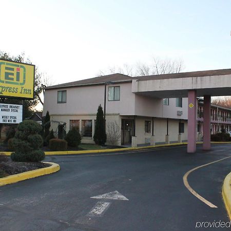 Express Inn - Wall Farmingdale Eksteriør bilde